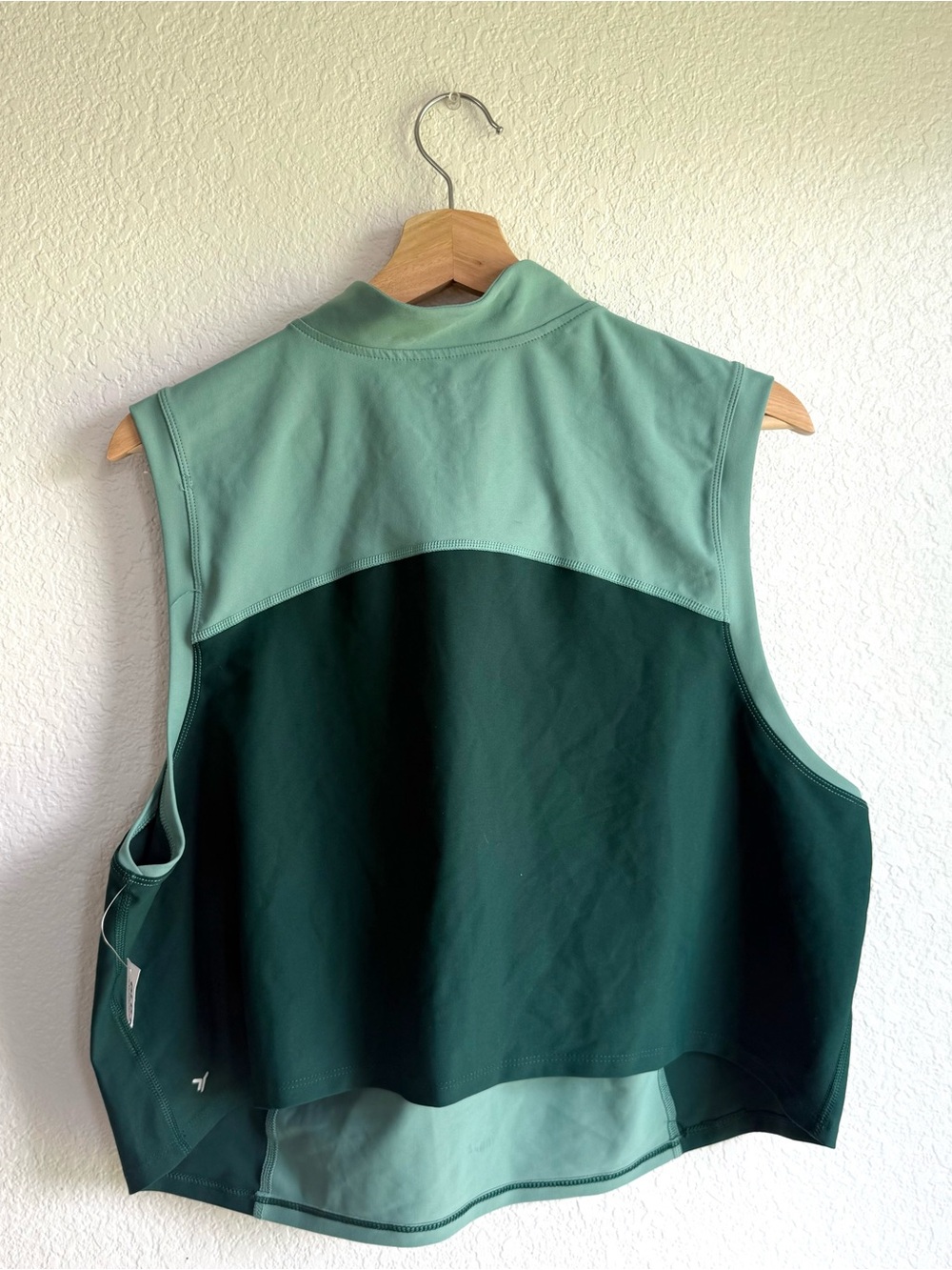 Old Navy Womens Top English Ivy Green PowerSoft 1/2-Zip Sleeveless Crop Size 3X - Picture 2 of 10